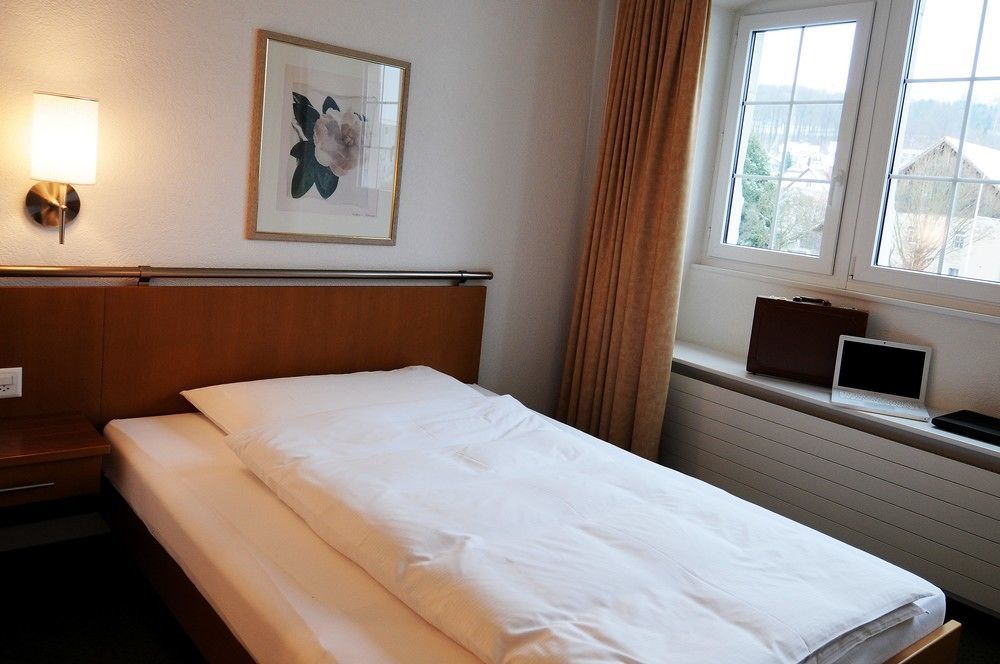 Hotel Landgasthof Kreuz - Der Zwischenstopp Mit Herz Auf Dem Weg In Den Suede 3*