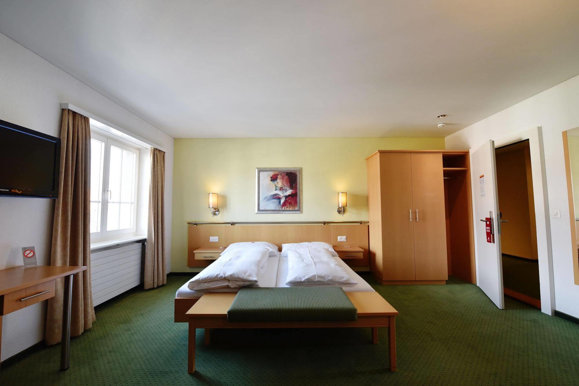 Landgasthof Kreuz Hotel